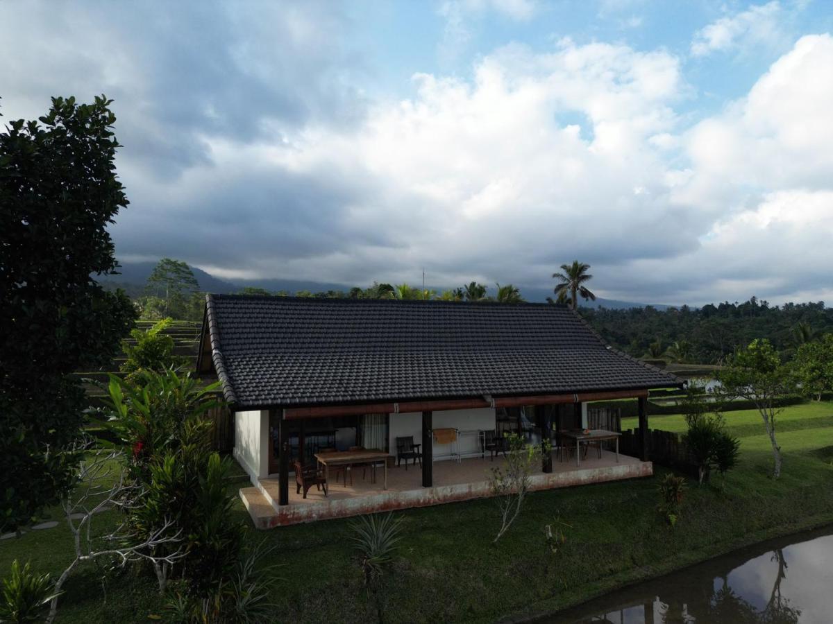 Kubu D'Ume Homestay Джатилувих Екстериор снимка
